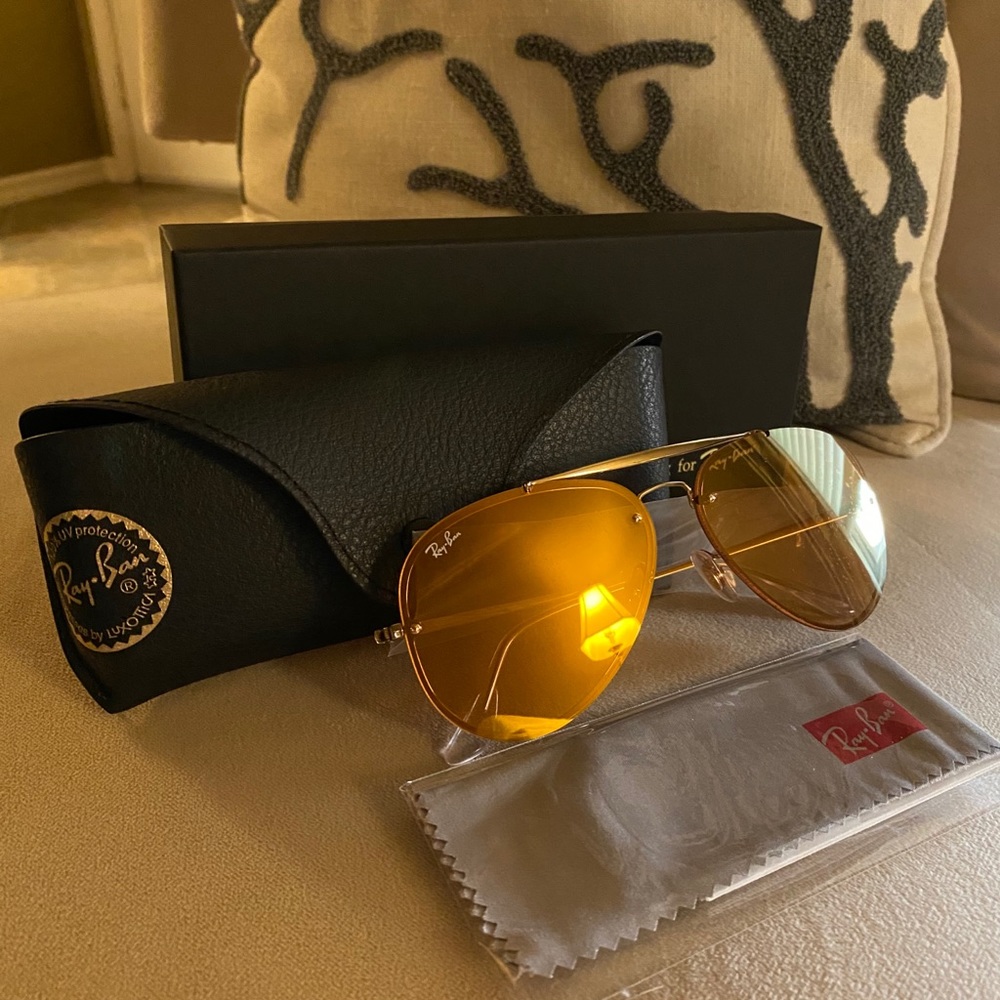 Ray-bay aviators sunglasses